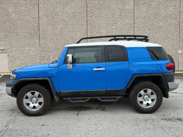 2008 Toyota FJ Cruiser 4x4 - $9,950 (Houston)63617016465153124