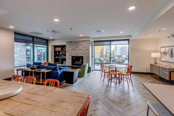 $2,062 / 2br - 1012ft2 - ¡Vida urbana espectacular puede ser tuya! ¡Increíble piso alto de 2 habitaciones y 2 baños! (Seattle)63850639614979122