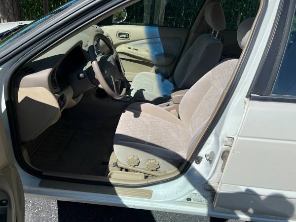 2001 Nissan Sentra GXE - $3.000 (Homedale)63469903561985123