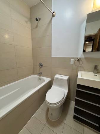 $3,390 / 1br - ‼️¡SIN COMISIÓN! ¡ENORME DE 1 HABITACIÓN! ¡Iluminado! Techos altos! ¡Lavandería!63995970259075124