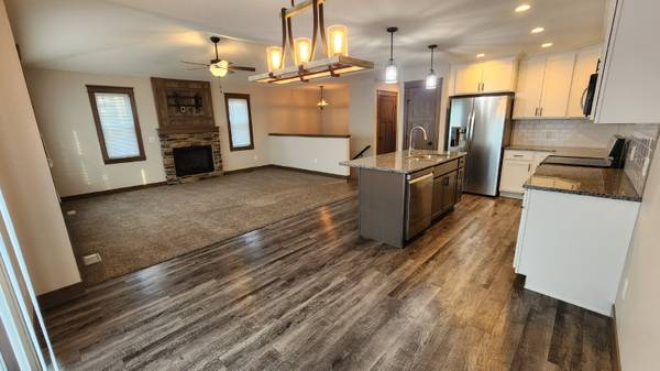 $2,100 / 3br - 1770ft2 - 3 Bedroom, 3 Full Bathroom Condo for Rent with Great Views! (Eau Claire)63845961348227123