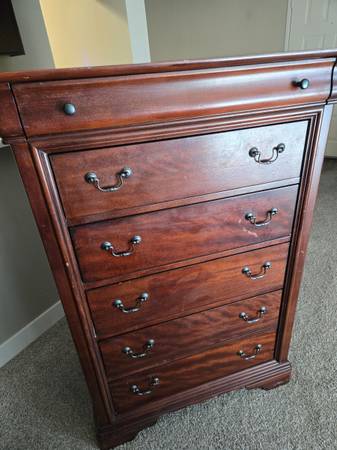 Brown 6- Drawer Dresser 1