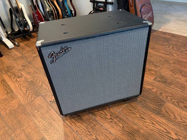 Fender Bass Cab - 15 inch with horn 1