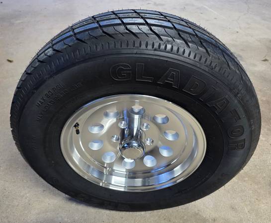 15" Gladiator Trailer Tire 225 75 R15E on 5 Lug Aluminum Mod Wheel 1