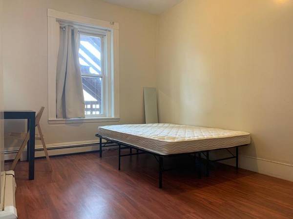 $795 / 4br - Habitación en alquiler | 5 Mark Street Unidad 2 | Disponible ahora (Boston)63828338510083124