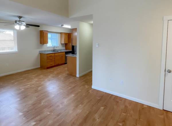 $1,649 / 2br - Energy Efficient Heat - Ceiling Fans - Linen Closets for Extra Space (Beaverton / Aloha)63831398060803122