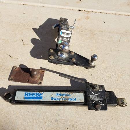 REESE Anti-Sway Hitch 1