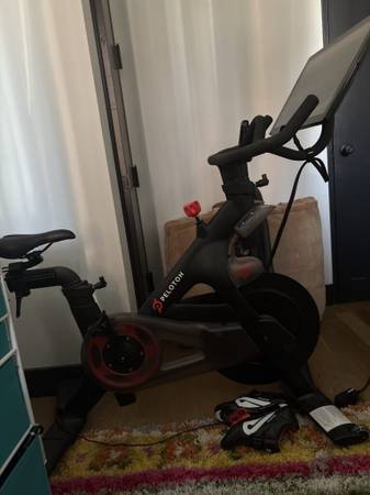 Peloton Bike 3rd Gen – Like New, 170 Rides 1