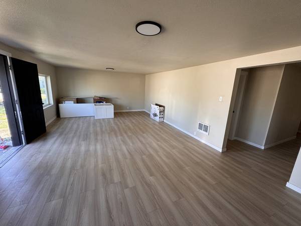 $2100.00 / 3br - 1400ft2 - Manger64031309434754124