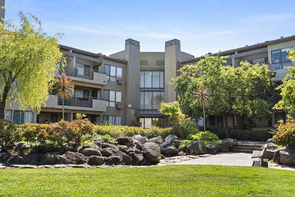 $2,998 / 2br - Fremont Spacious 2Br/2Ba Home with View Near BART/Park/Shopping (fremont / union city / newark)63940543839491120