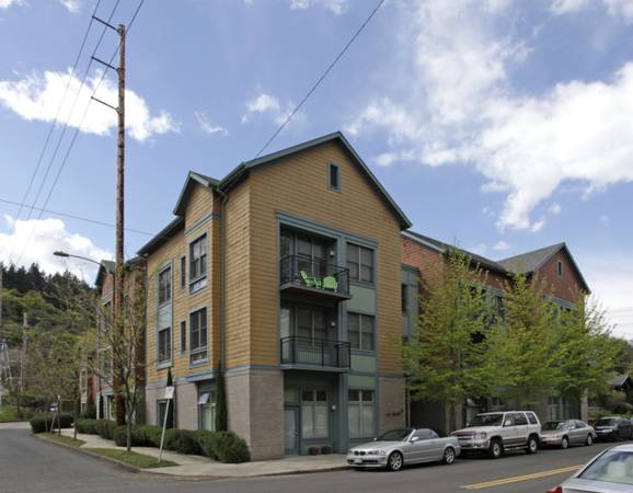 $1,299 / 440ft2 - Spacious Studio Available!63777362603393120