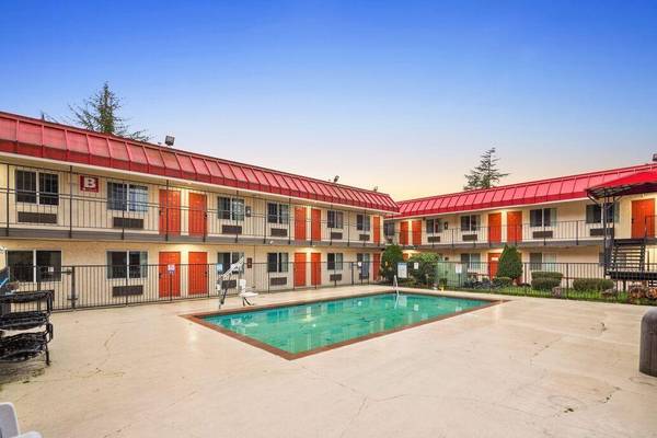 $1,980 / 320ft2 - Free High Speed WiFi and Cable TV, Mini Fridges, Prime location (Renton/Bellevue)63808107014145120