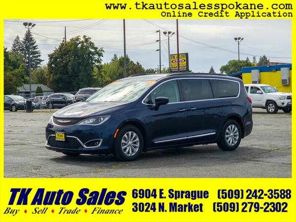 2017 Chrysler Pacifica Touring-L    1