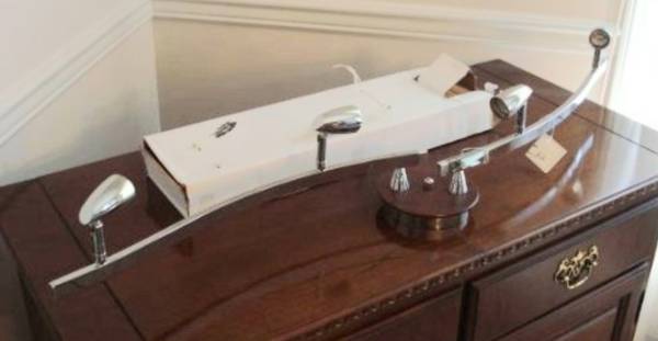 4 Bulb Modern Ceiling Halogen Light Fixture - New 1