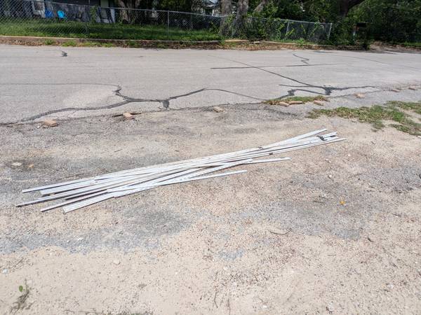 100 ft new white vinyl finish trim 1 3/4 inch wide 1