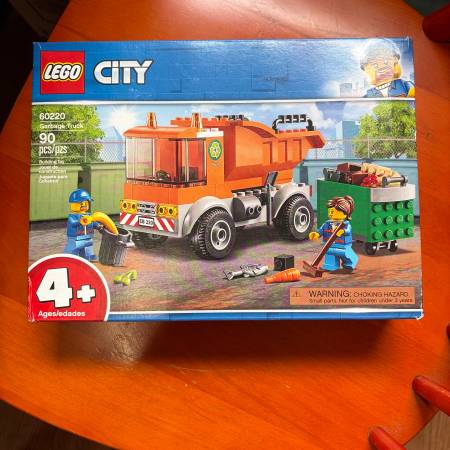 Lego City Garbage Truck 60220 Brand New 1