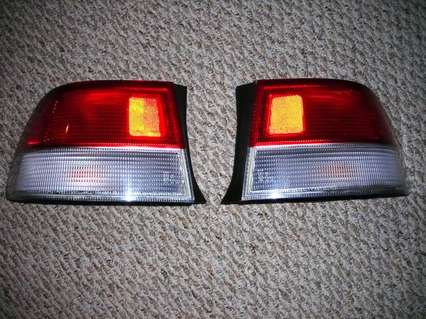 2001 & 2002 Honda Accord Tail Lamps 1