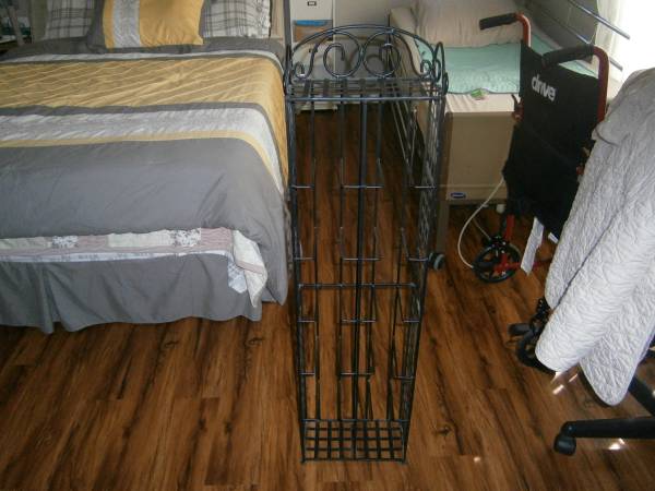 METAL CD STORAGE RACK 1