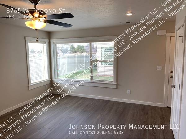 $1,545 / 2br - 1250ft2 - Modern Garden City Townhome w/ Washer & Dryer (8765 W Pocono St - Garden City)63794945760769123