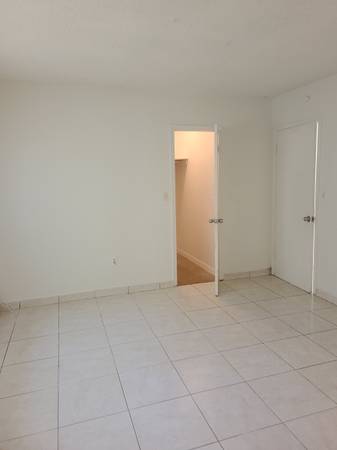 $2,300 / 900ft2 - Hallandale FL Large 2B/2B Apartment for RENT (Hallandale)63825469373059123