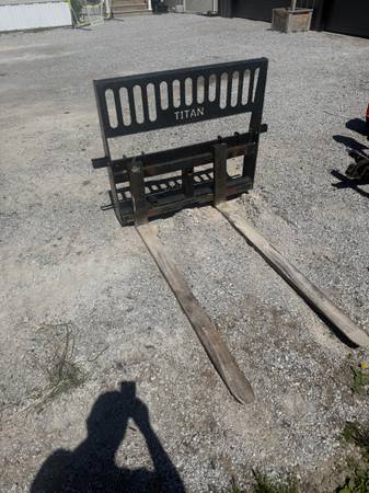 5ft skid steer quick attach forks 1