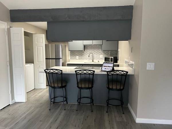 $2,500 / 2br - 1100ft2 - FRESH CLEAN BEAUTIFUL 2B/2B DUPLEX AVAILABLE NOW!!!! (Citrus Heights)64043664881665121