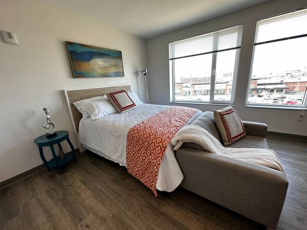 $1,649 / 431ft2 - Luxury  Studio for Rent!! TWO month's FREE!! (409 Elm St)63931786883074124