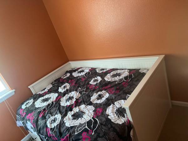 Twin/full daybed 1