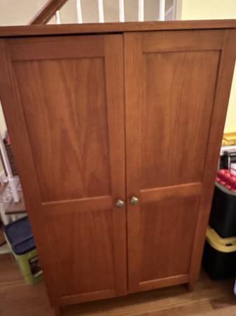 Computer Hutch 1