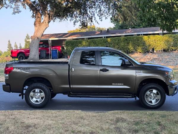 2008 Toyota Tundra Double Cab 4x4 - $22,400 (Antelope)63619305986435123