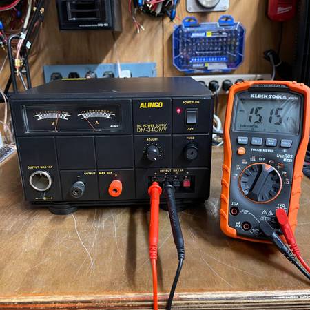 30 Amp Alinco DM-340MV Regulated 12V DC Power Supply - electronics