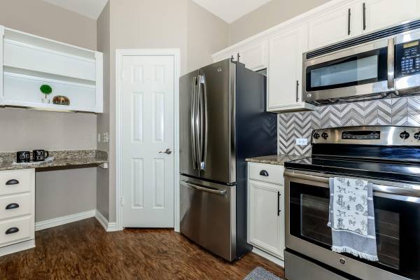 $1,922 / 2br - 1305ft2 - Meticulously Groomed Community + Plano ISD + 2 Car Garage (Dallas)63936221685122123