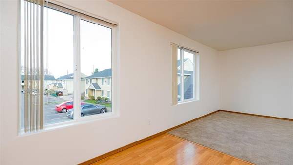 $1,625 / 2br - 750ft2 - Wow! You'll love this amazing 2 bed 1 bath home in Cornelius (Cornelius - Near Jackson Bottom Wetlands Preserve)63841708068737123