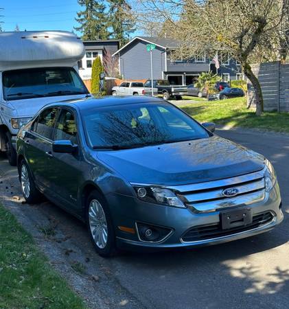 FORD FUSION HYBRID 1