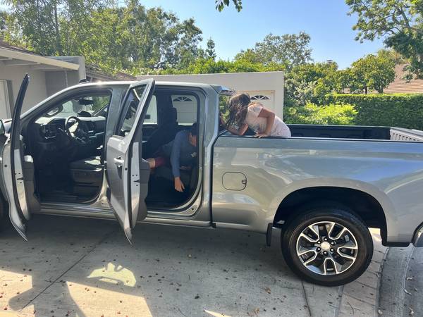 2023 Chevrolet Silverado - Photo 2