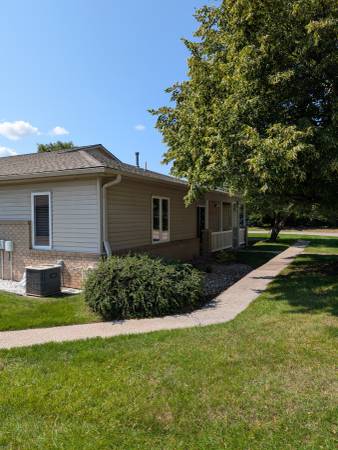$350,000 / 2br - 0962ft2 - 2BR 2 BA Condo (Traverse City)64037896242305121