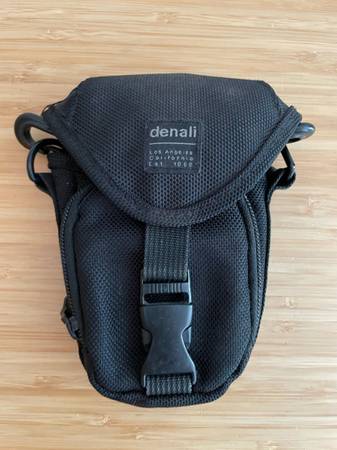 Denali Compact camera shoulder / belt case Black Removable Straps 1