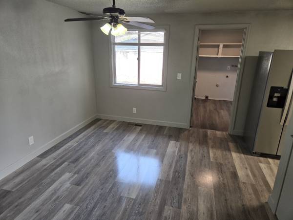$2,399 / 3br - 3 Bed, New Kitchen, Laminate Flooring, Garage, Fenced Yard, Free Apps (Independence)63660394272897121
