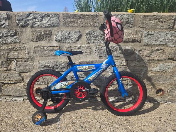 Boys 16" Spiderman Bicycle, Good Condition! 1