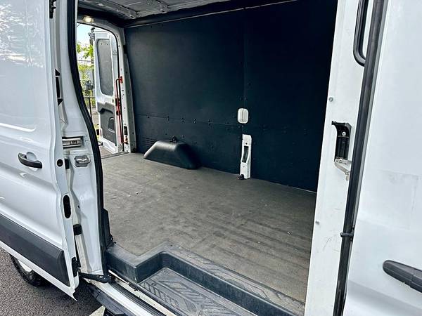 2019 Ford Transit 150 ~ - Photo 11