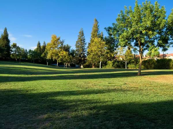 $1,985 / 2br - 1111ft2 - Live in style! Gorgeous upgraded 2 Bed / 2 Bath! 1111 Sq Ft! (Fresno - Fresno)63798509375363124
