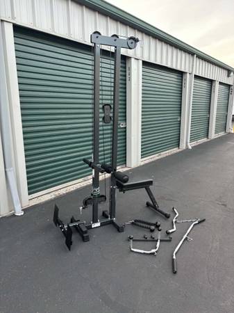Iron Master Lat Pull Down 1