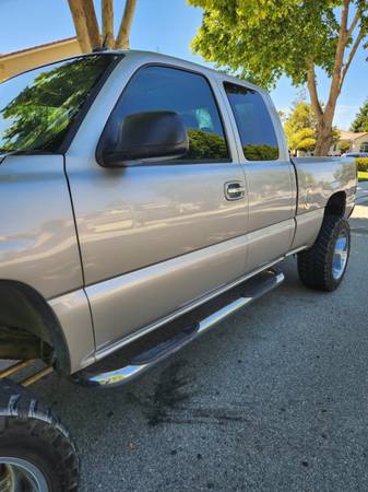 Lifted Sierra - $9,500 (Hollister)63473103369091123