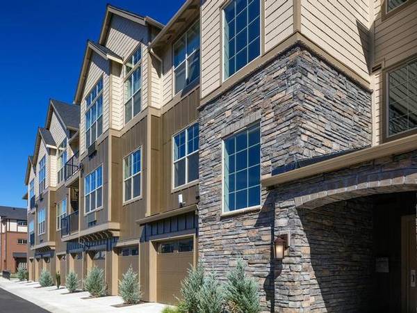 $1,905 / 2br - 950ft2 - Carports, Pet Friendly, Air Conditioning, Individual Garages Available (Bethany)63831536971521124