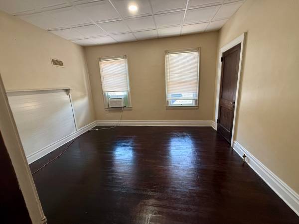 $1,095 / 1br - Large one bedroom apt 2 blocks from Ritter Park!!! (Ritter Park)63989520604675121
