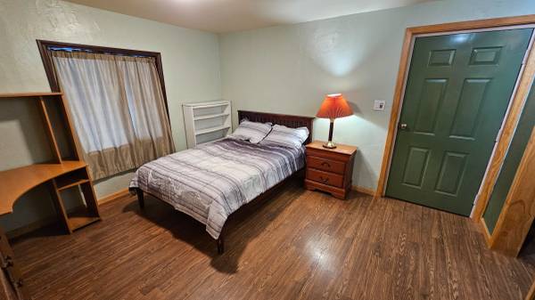 $1,160 / 1br - 1 bedroom furnished apartment on 1.5 acres with creek (Wenatchee)63785477239427122