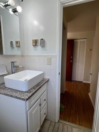 $950 / 2br - 850ft2 - Nice Two Bedroom Apartment with balcony Available (Johnson City)64035575713153124