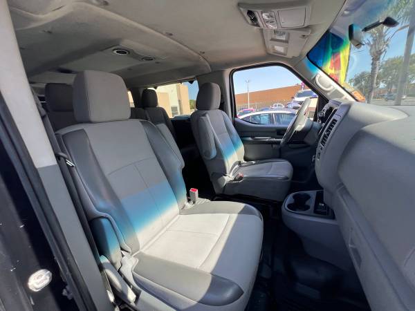 2019 Nissan Nv3500 hd passenger - Photo 13
