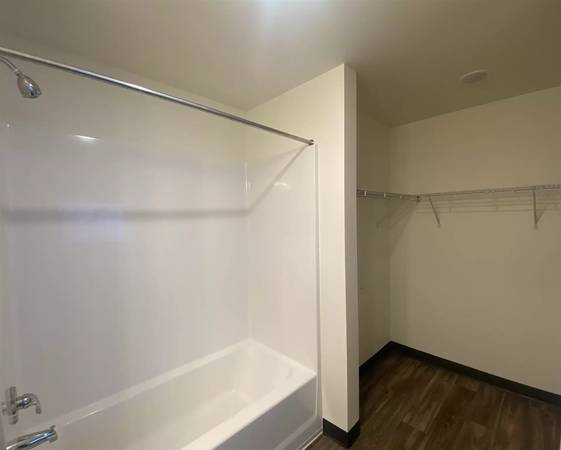 $1,550 / 2br - 938ft2 - Rent a 938 sqft 2 bed / 2 bath with washer & dryer! (Vancouver)63777227398019123