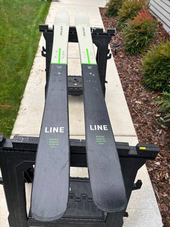 Skis - Line Sick day 104 - 179cm - good condition - sporting goods